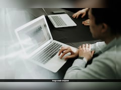 खराब तबीयत में भी लैपटॉप पर उंगलियां चलाता मर गया चीन का युवक, मौत के 8 घंटे बाद भी फोन पर मिलता रहा काम