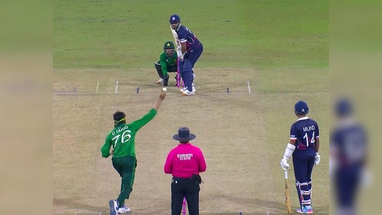 T20 World Cup 2026: पाकिस्तान का यह बॉलर है या जेवलीन थ्रोअर?, श्रीलंका के फैंस ने ऐसे ली चुटकी, वीडियो ने इंटरनेट पर मचाई धूम