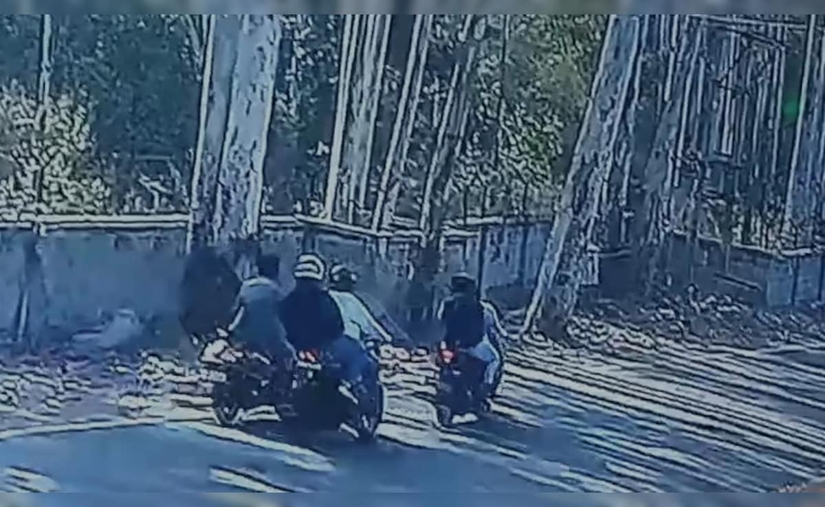 On Camera, A Bike Chase And Rs 31 Lakh Robbery In Karnataka
