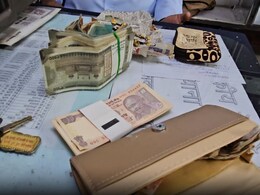 Rajasthan: टैक्सी में छूट गया था 4 लाख का कीमती सामान, वापस मिला तो खुशी से खिला दादी पोता का चेहरा