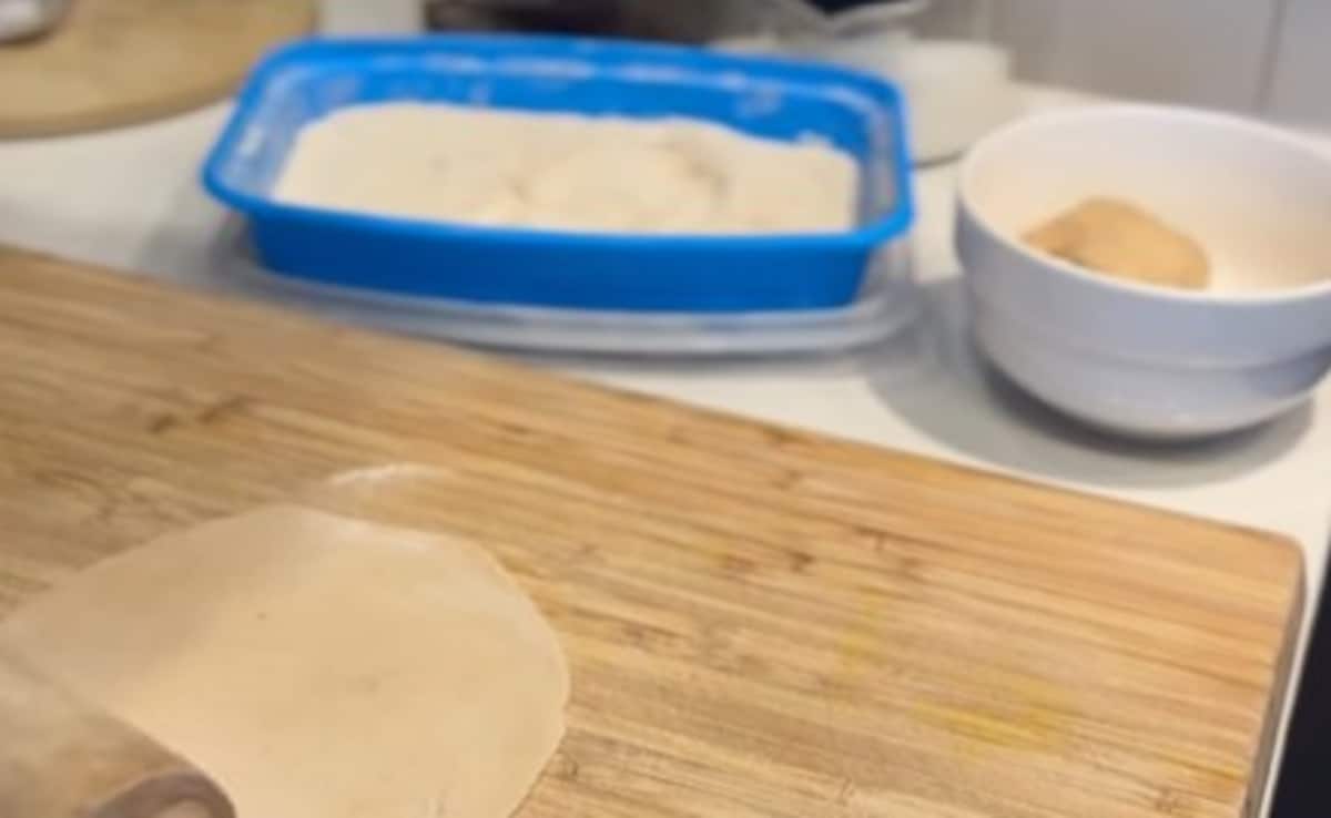 रोहन से बताया परफेक्ट रोटी कैसे बनाएं, नरम रोटी के लिए राइट से लेफ्ट में बेलनी है रोटी, नई तकनीक हो गई लीक