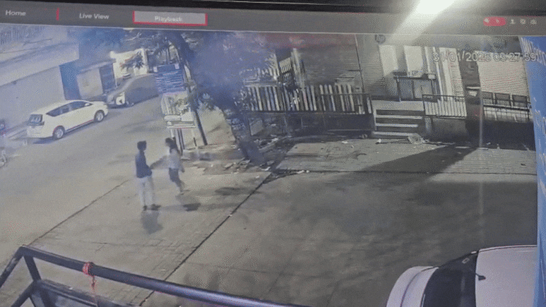 सुनसान रात में लड़की पर झपट पड़ा मनचला, 15 मिनट तक करता रहा बदसलूकी, CCTV में कैद हुई शर्मसार करने वाली घटना