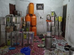 तहसीलदार ने पकड़ी नकली सांची घी फैक्ट्री: 792 KG घी जब्त, संचालक फरार, दो कमरों में संचालित की जा रही थी