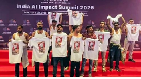 इंडिया AI समिट के दौरान बिना शर्ट पहने किया था विरोध-प्रदर्शन, यूथ कांग्रेस अध्यक्ष उदय भानु हुए अरेस्ट