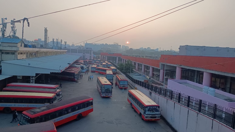 Amid 'Bengaluru Chalo', KSRTC Operations Remain Unaffected; Unions Warn Of Strike