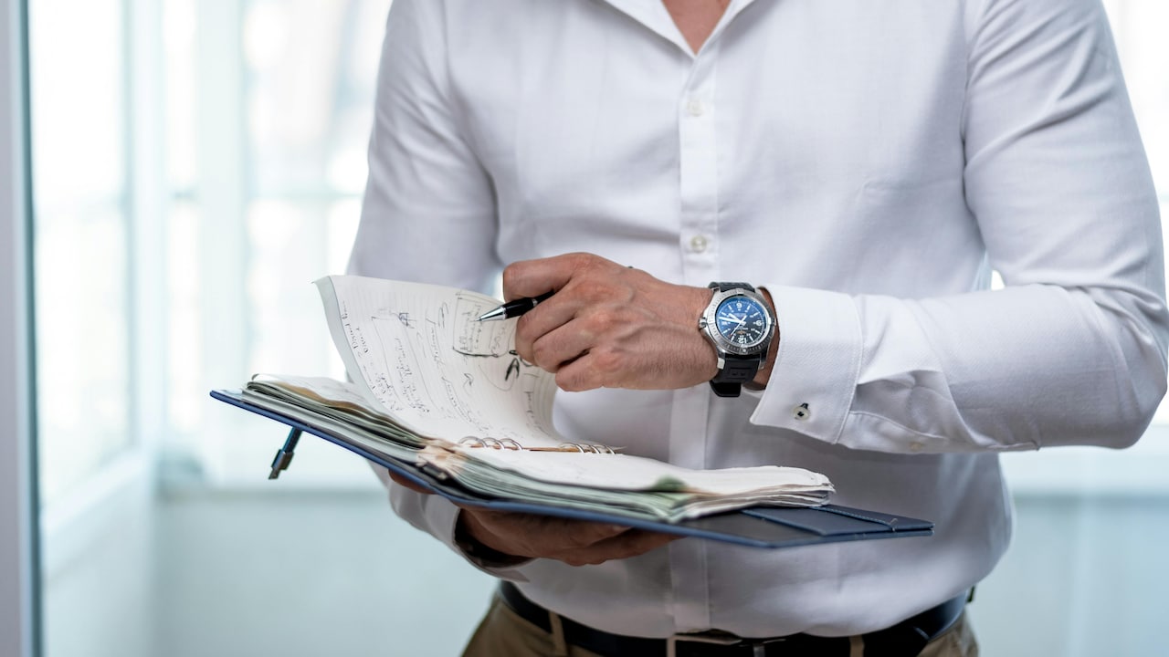How To Whiten Dull White Shirts Fast: Easy Brightening Hack That Works