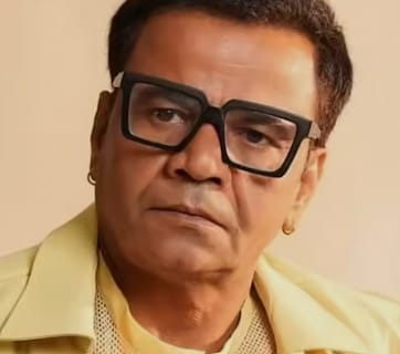 राजपाल यादव बचपन में पाई-पाई को थे मोहताज, किताबें खरीदने के लिए नहीं होते थे पैसे, दूध बेचकर किया है गुजारा