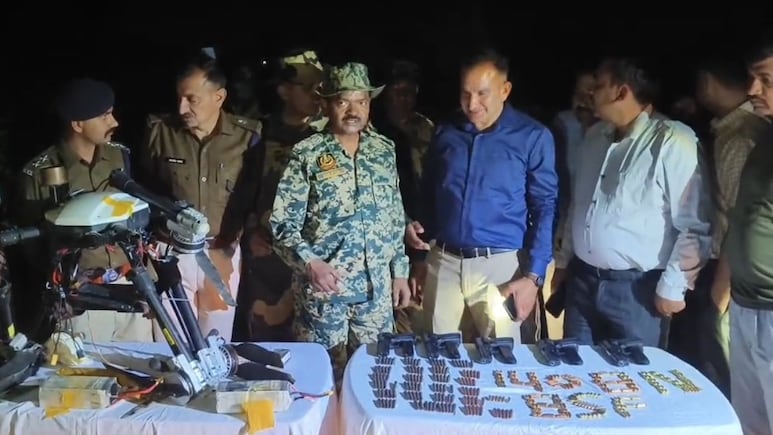 Rajasthan: बीकानेर बॉर्डर पर मिला हथियारों का जखीरा, AK-47 के कारतूसों सहित मिले 5 पिस्टल के 325 कारतूस