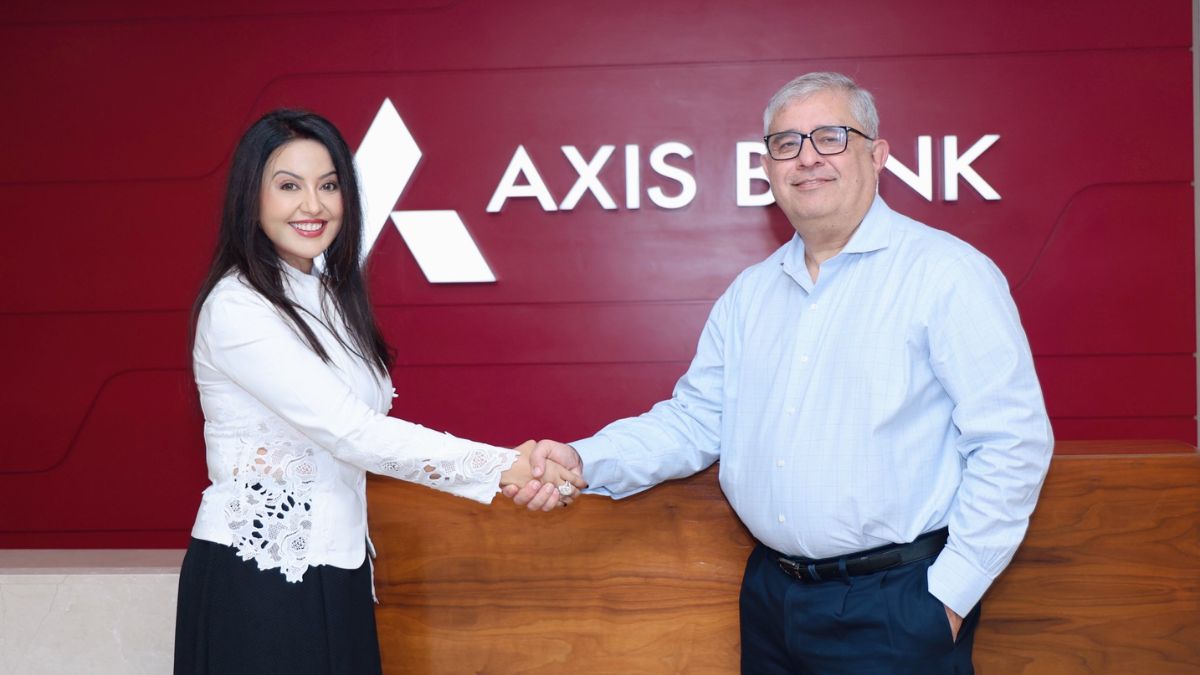 अमृता फडणवीस का एक्सिस बैंक में 23 साल का सफर खत्म, पोस्ट कर बताया- कैसा रहा करियर?