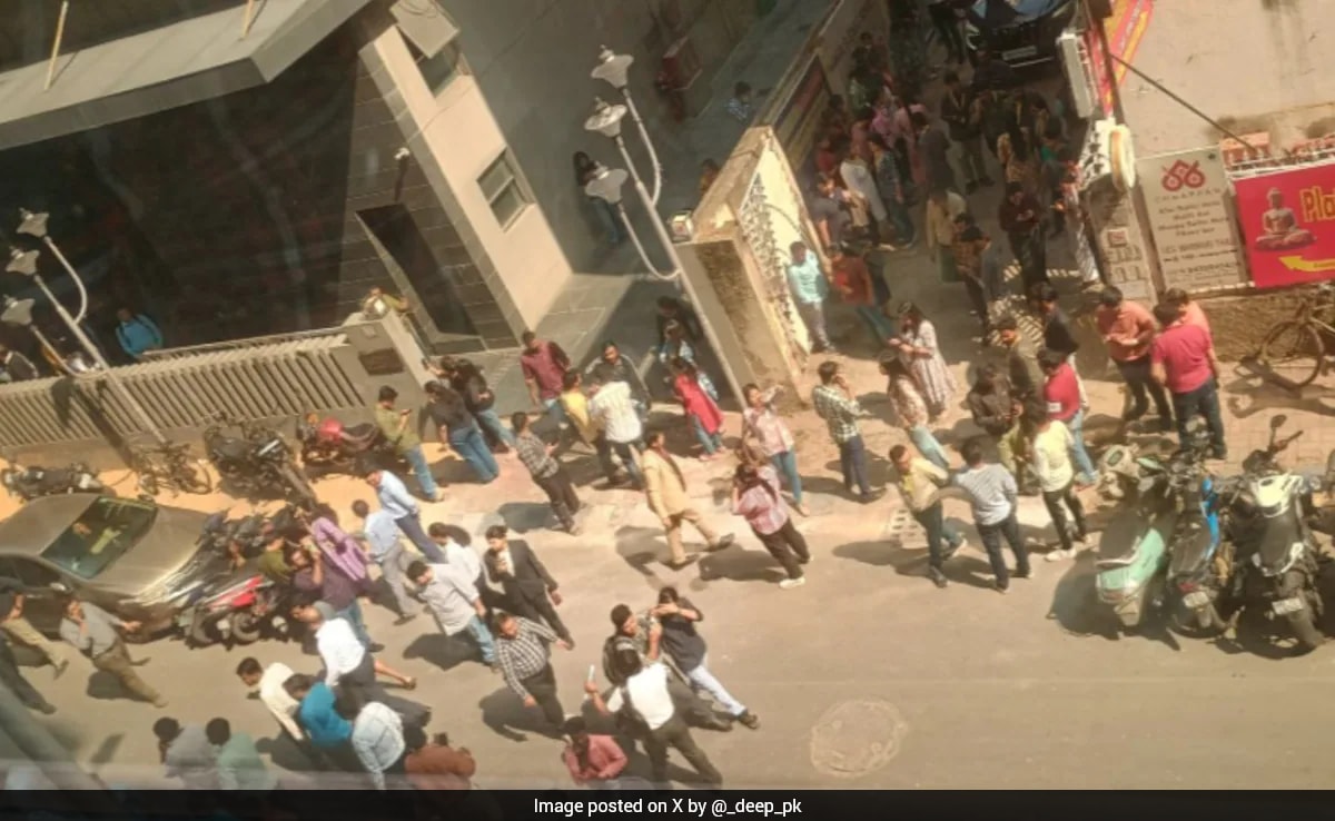 Earthquake in Kolkata: कोलकाता में बड़े भूकंप से कांपी धरती, सड़कों पर भागते दिखे लोग