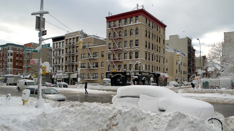 US Winter Storm Warning: Blizzard Conditions To Prevail, NYC May Get 12 Inches Snow; Travel Disruptions Likely