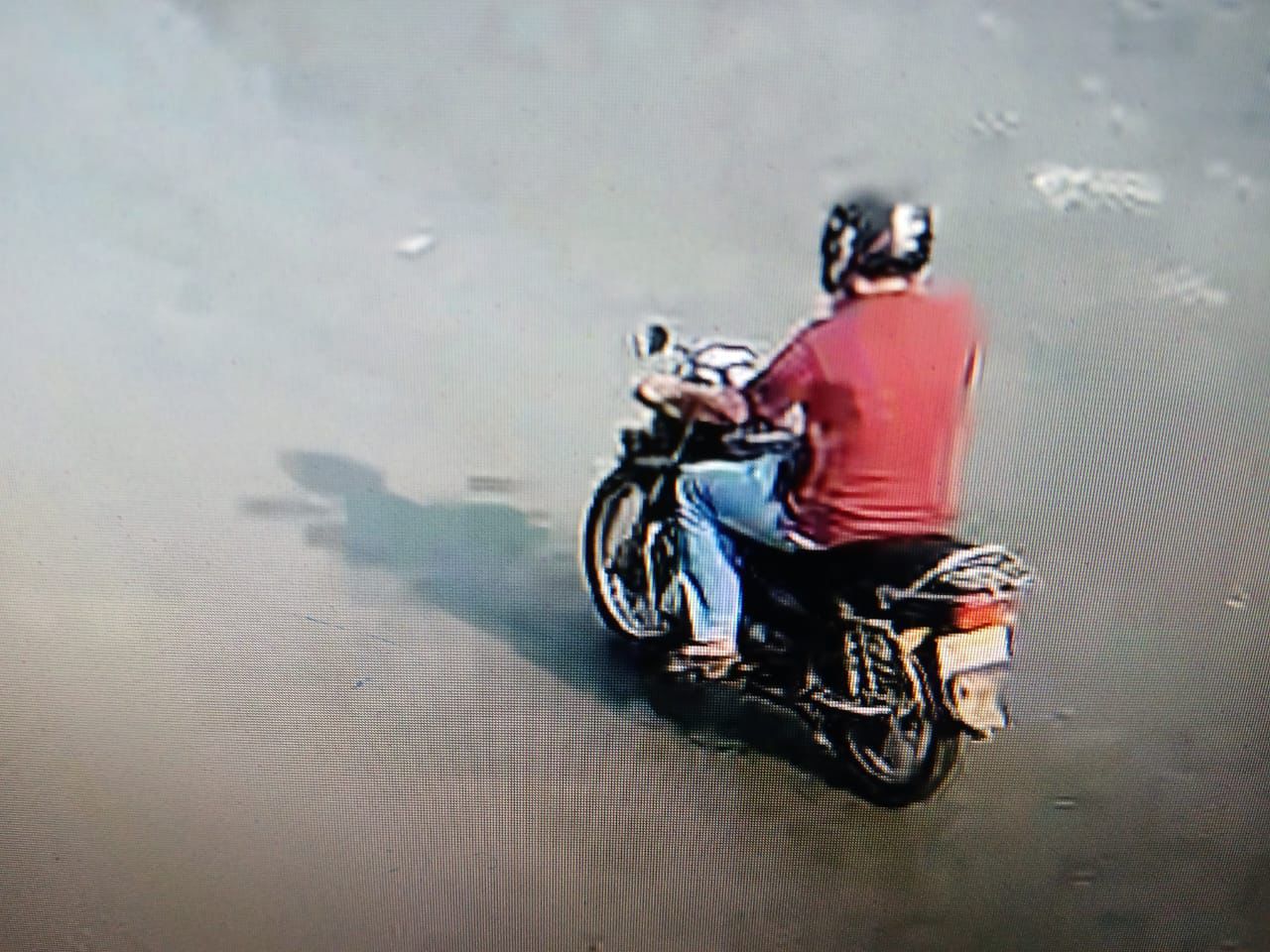 बहन दुबई, भाई अमेरिका में, बेटे CA‑इंजीनियर&hellip; फिर भी चेन स्नैचिंग की राह पर था मोहन, जूते से पकड़ में आया