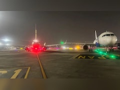 मुंबई में टला बड़ा हादसा, आपस में टकराए इंडिगो और एयर इंडिया के विंग्स, यात्री सुरक्षित