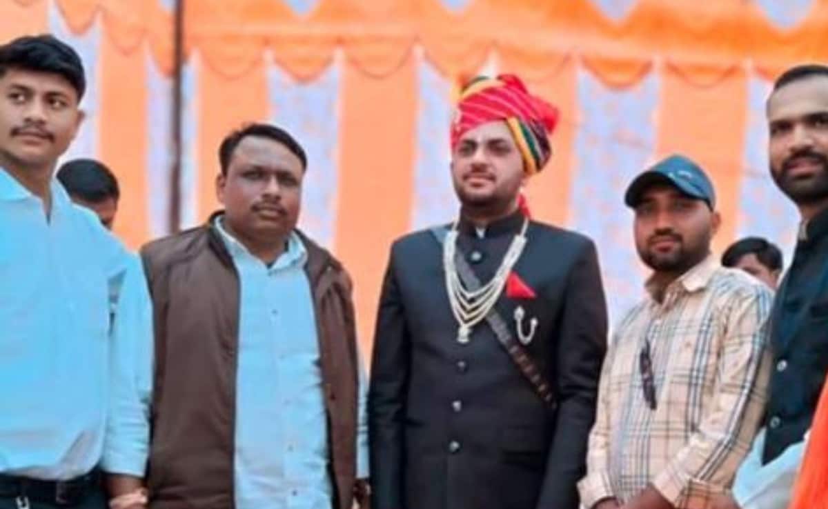 On Camera, Rajasthan Constable Celebrates Wedding With 'Wanted' Criminals