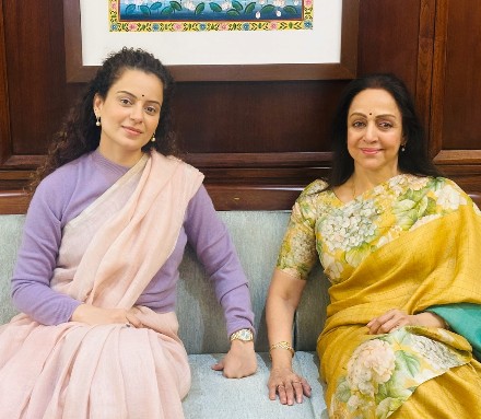 Kangana Ranaut Enjoys "<i>Sansad Mein Sukoon Ke Kuch Pal</i>" With Dream Girl Hema Malini