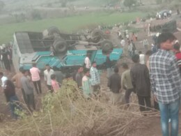 राजस्थान में भीषण सड़क हादसा, बारातियों से भरी बस पलटी... 3 की मौके पर मौत, 35 घायल