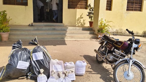 खेत की झोपड़ी से चल रही थी एमडी की फैक्ट्री, पुलिस ने 60 लाख की ड्रग्स और पिस्टल के साथ दो को दबोचा