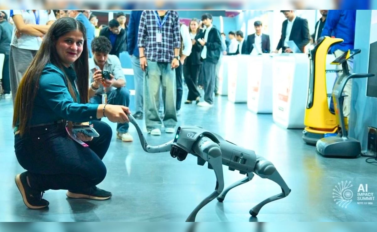 'हमने बनाया, ऐसा कभी नहीं कहा', AI समिट में रोबोटिक डॉग पर विवाद के बाद गैलगोटियास यूनिवर्सिटी का बयान