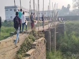 20 फीट गहरी खाई और चचरी पुल... भागलपुर में परीक्षा केंद्र पर पहुंचने के लिए जान दांव पर लगा रहे परीक्षार्थी 20 फीट गहरी खाई और चचरी पुल... भागलपुर में परीक्षा केंद्र पर पहुंचने के लिए जान दांव पर लगा रहे परीक्षार्थी