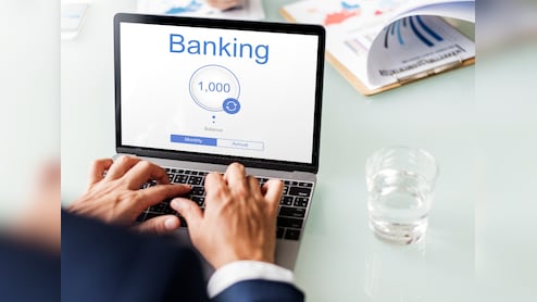 किसी के मरने के बाद बैंक खाता कैसे बंद करें? किसे मिलता है मरने वाले शख्स का सारा पैसा