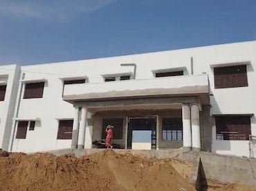 दौसा: बांदीकुई में करोड़ों के स्कूल भवन पर सवाल, रियलिटी चेक में दिखीं दरारें