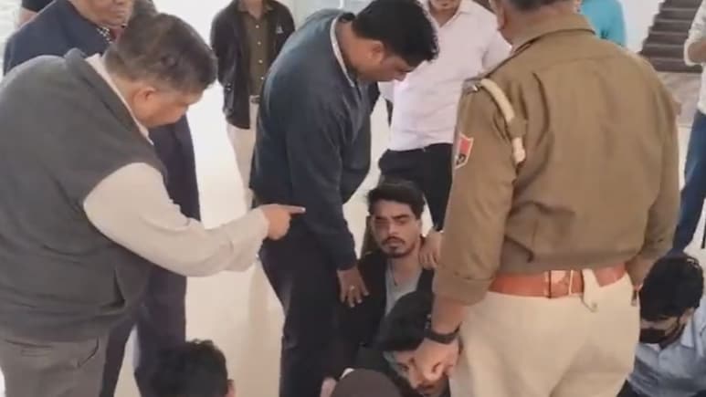 मेवाड़ यूनिवर्सिटी में नर्सिंग कोर्स की मान्यता को लेकर कश्मीरी छात्रों का अधर में भविष्य, 33 छात्र सस्पेंड