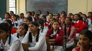 Lakhpati Bitiya Yojana: द&zwj;िल्&zwj;ली की बेट&zwj;ियों को मिलेंगे 1 लाख रुपये, जानिए कौन उठा सकता है इस योजना का फायदा, खाते में कैसे आएंगे पैसे