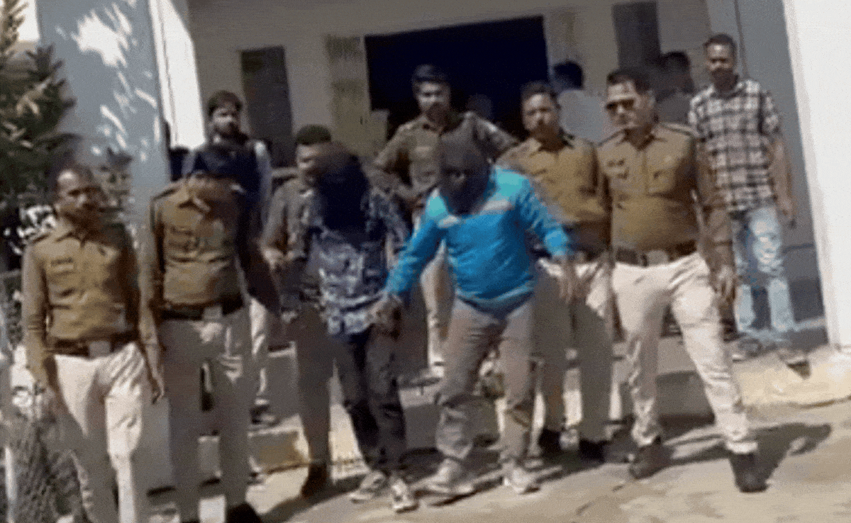 1000 साल पुराने मंदिर से सोने की मूर्ति चुराने घुसे थे चोर, भगवान विष्णु की मूर्ति खंडित की, दो आरोपी पकड़ाए