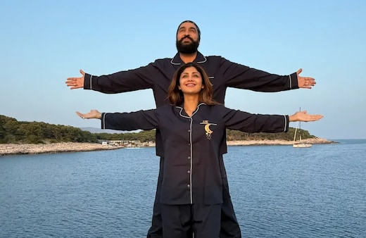 Happy Valentine's Day Live Updates: शिल्पा शेट्टी से लेकर अजय देवगन तक, देखें सेलेब्स का वैलेंटाइन डे पोस्ट