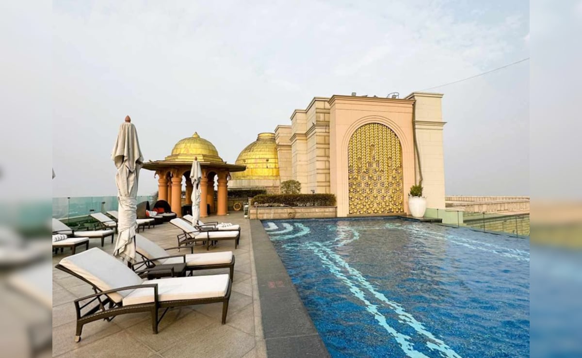 द लीला पैलेस में टेरेस का एक दृश्‍य 