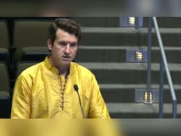 'गोमूत्र तो सबसे अच्छी दवाई है'... अमेरिका के YouTuber एलेक्स स्टीन ने उड़ाया हिंदुओं की आस्था का मजाक