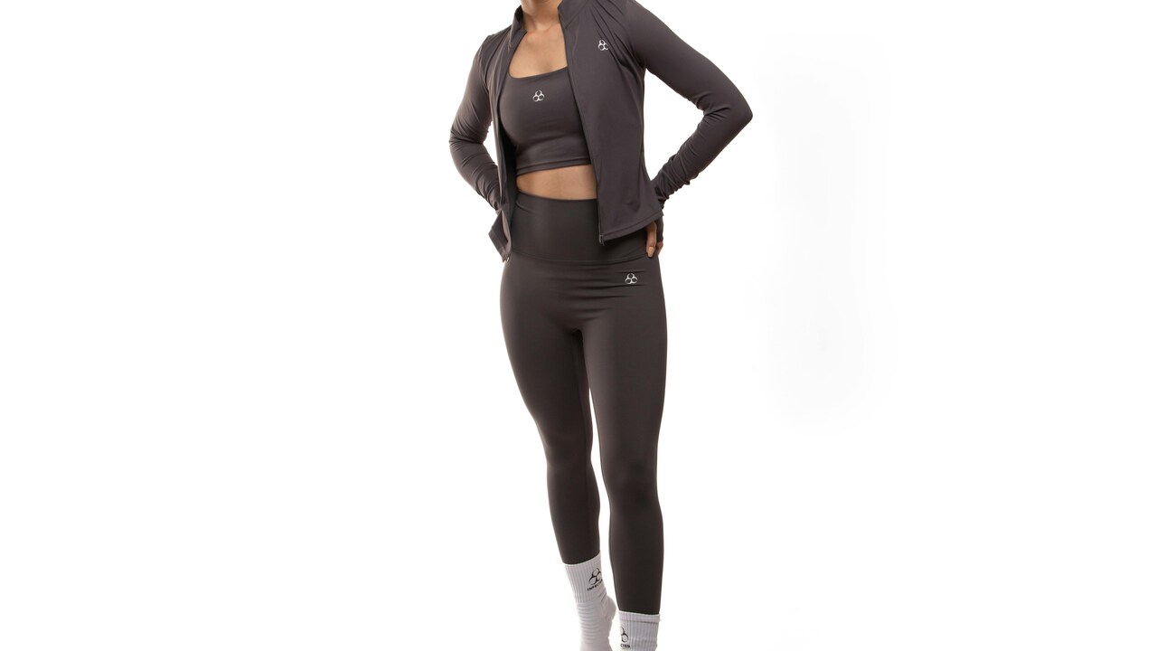 How to Stop Black Leggings from Fading: Fabric, Fit and Wash Tips