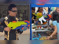 पानीपुरी का ‘कॉम्बैट वर्जन’! मुंबई के स्ट्रीट वेंडर का अनोखा अंदाज वायरल, वॉटर गन से परोस रहा जलजीरा