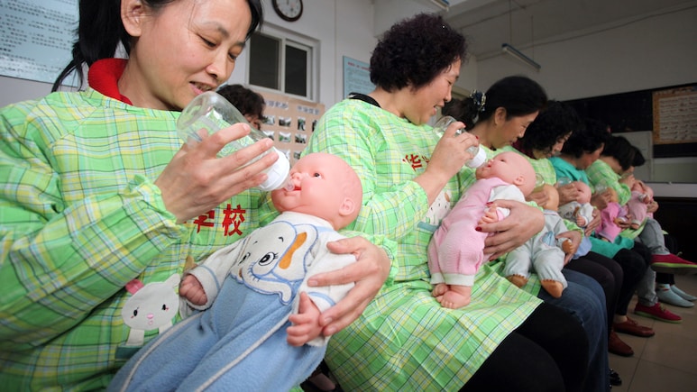 कम बच्चे पैदा होने से घबराया चीन, महिलाओं को बोला ज्यादा बच्चे पैदा करने को&nbsp;