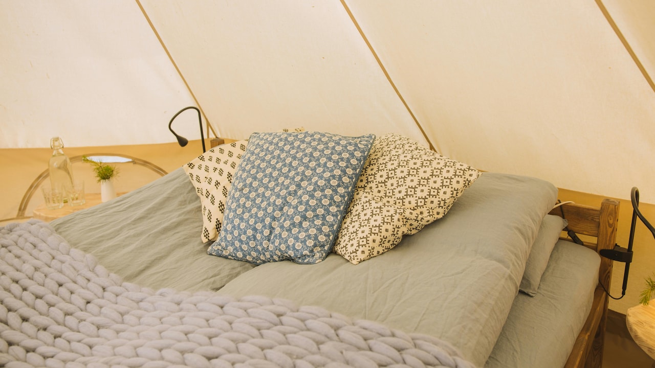 Best Cushion Cover Sets Online: 6 Trendy Designs Best Cushion Cover Sets Online: 6 Trendy Designs