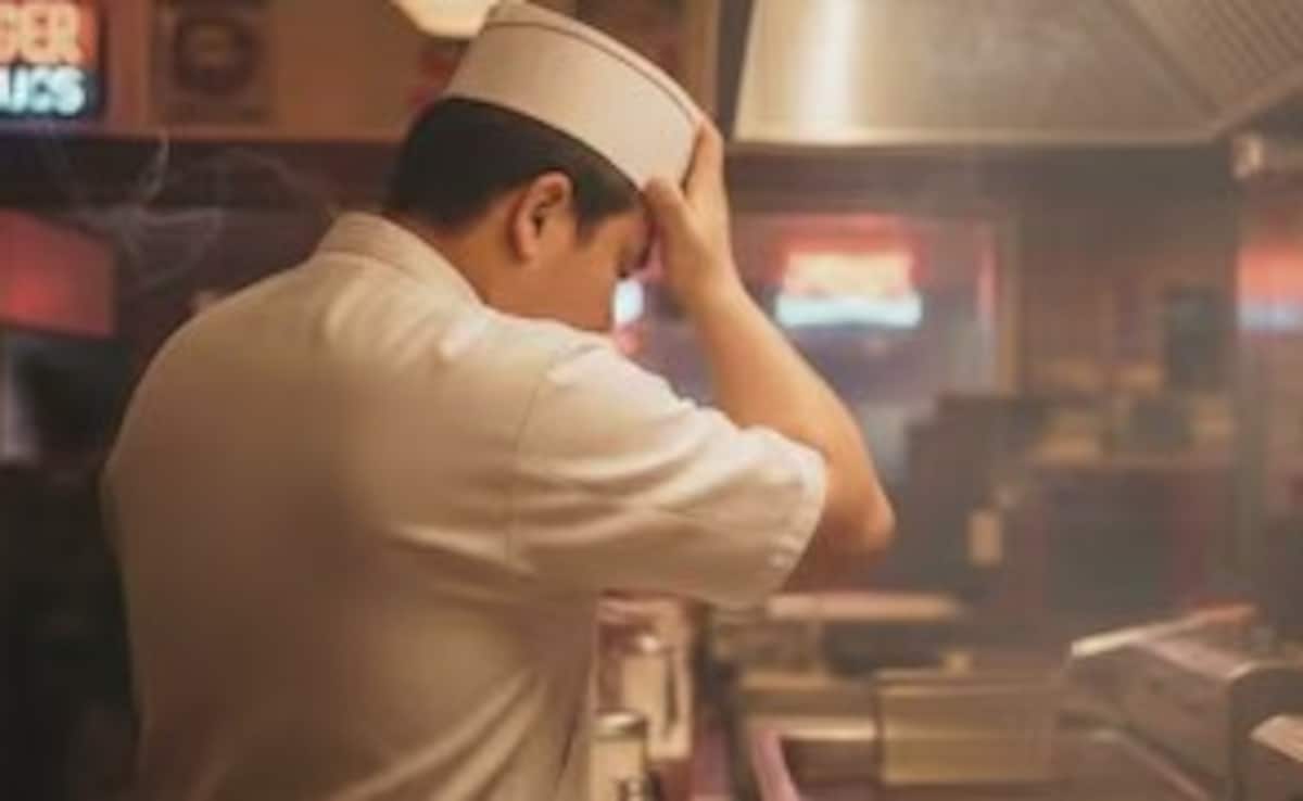 Cook Kills Himself By Plunging Head Into Hot Deep Fryer At Olive Garden Restaurant