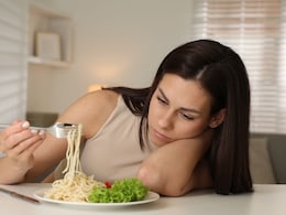 Digestive : भूक लागत नाही? आजाराचं कारण तर नाही ना? चांगल्या पचनशक्तीसाठी काय कराल?