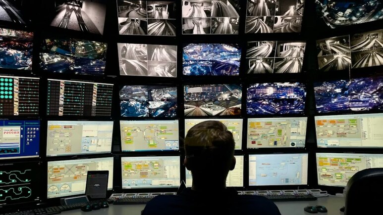 शख्स से हुई एक छोटी सी गलती और खुल गए 7 हजार लोगों के घरों के कैमरे...जानिए आखिर ऐसा क्या हुआ?