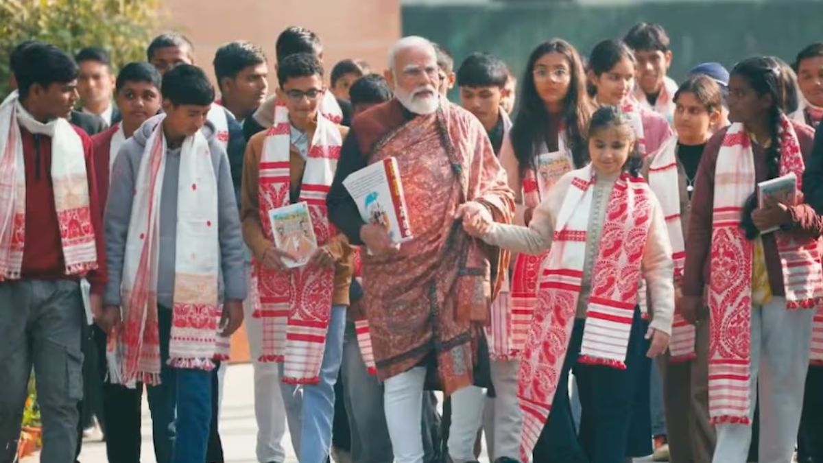 निगेटिव लोगों से दूरी, रोज 1 घंटा रिवीजन और 7 घंटे की नींद&hellip; 'एग्जाम वॉरियर्स' को PM मोदी की खास सलाह