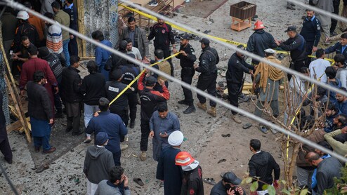 पहले गोलियों की आवाजें, फिर जोरदार धमाका... इस्लामाबाद की शिया मस्जिद में सुसाइड अटैक की एक-एक डिटेल, 65 से ज्यादा मौतें