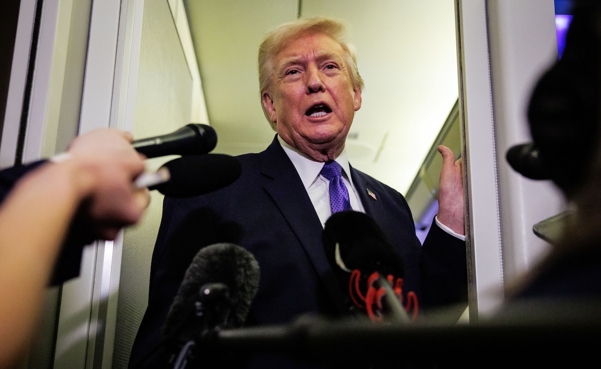 Donald Trump Claims NYPD Policeman's 'Sex Life' Improved By Roaring Economy