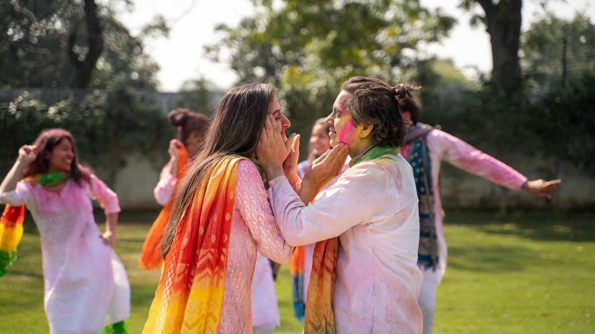 Holi की प्लानिंग में WhatsApp आएगा काम, ये हैं जबरदस्त फीचर्स