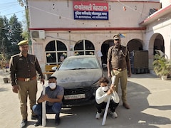 नोएडा में हॉर्न बजाने पर विवाद, युवक-युवतियों को बेसबॉल बैट से बेरहमी से पीटा; 2 गिरफ्तार