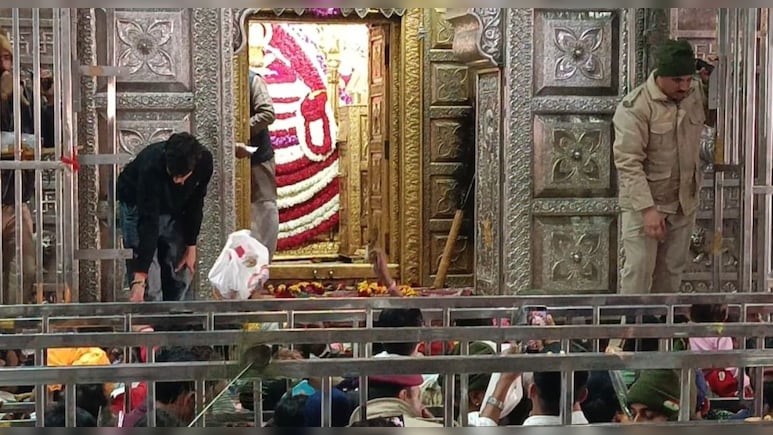 खाटूश्&zwj;यामजी का सजने लगा दरबार, उड़ने लगे रंग और अबीर-गुलाल&nbsp;