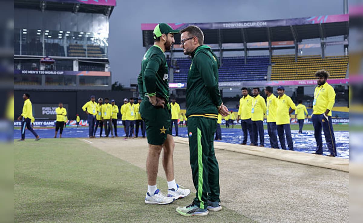 PAK vs NZ: बिना कोई गेंद फेंके मैच हुआ रद्द, एक-एक अंक से करना पड़ेगा दोनों टीमों को संतोष