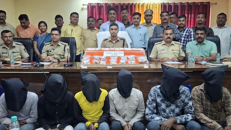 Crime News: सोन्या-चांदीची लूट करणारी आंतरजिल्हा टोळी जेरबंद,  बँक फोडल्याचीही पोलिसांना दिली कबुली