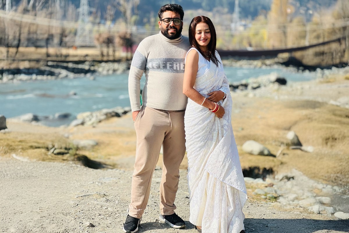 Vada Pav Girl's Husband Asks Media To Meet Him Amid Cheating Allegations