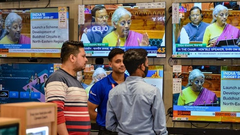 Budget 2026 :यंदाच्या अर्थसंकल्पातून काहीच मिळालं नाही असं वाटतंय? तरी आतापर्यंतचा सर्वाधिक 53.5 लाख कोटी खर्च