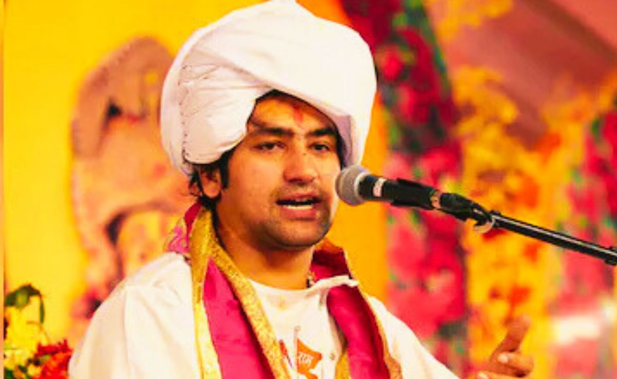 'तुम दुर्गा बनो, काली बनो, लेकिन बुर्के वाली ना बनो' युवा लड़कियों से धीरेंद्र शास्त्री की अपील