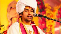 Dhirendra Shastri पुन्हा वादात!100 दिवस व्हेंटिलेटवरील मुलला ऑक्सिजन बंद झाल्यावरही वाचवलं, रामकथेत अजब दावा!